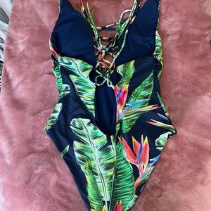 One piece swimming suit